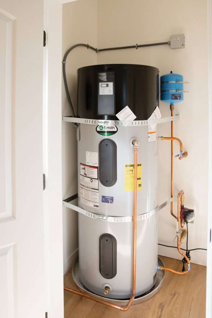 Picture of a Water Heater Installation done by a Professional All Service Plumbing